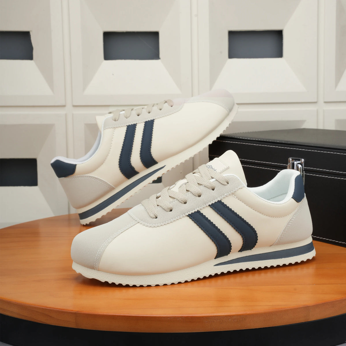 Men's casual business sneakers, outdoor all-season versatile sneakers for men