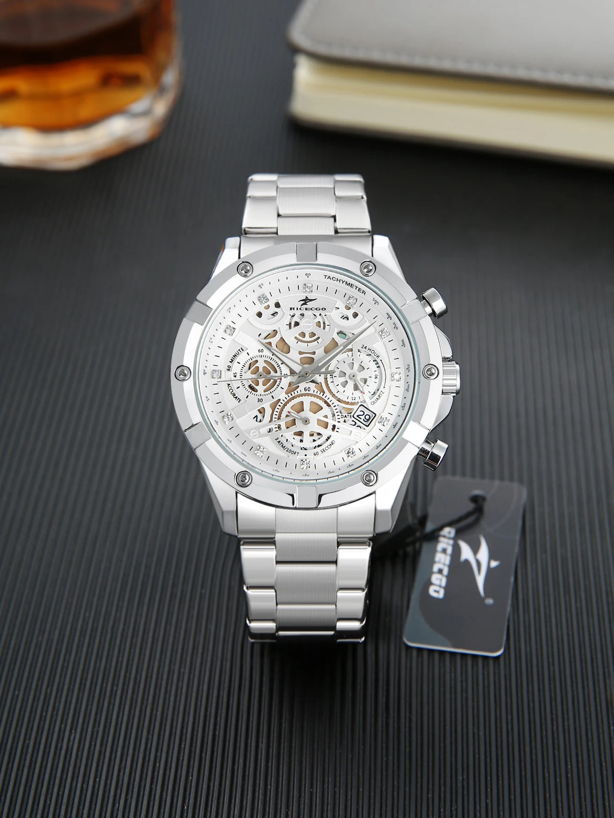 Men's Watch with Multifunctional Chronograph, Stylish Wristwatch for an Active Lifestyle, Durable Design Suitable for Various Occasions