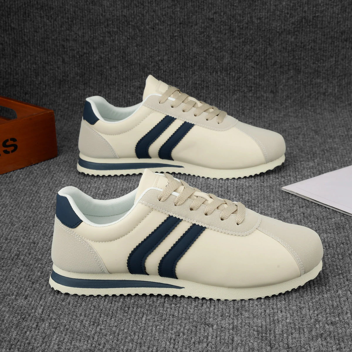 Men's casual business sneakers, outdoor all-season versatile sneakers for men