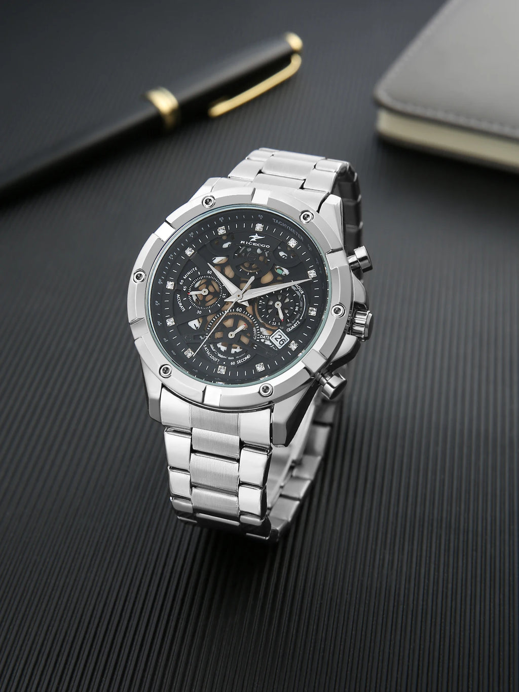 Men's Watch with Multifunctional Chronograph, Stylish Wristwatch for an Active Lifestyle, Durable Design Suitable for Various Occasions