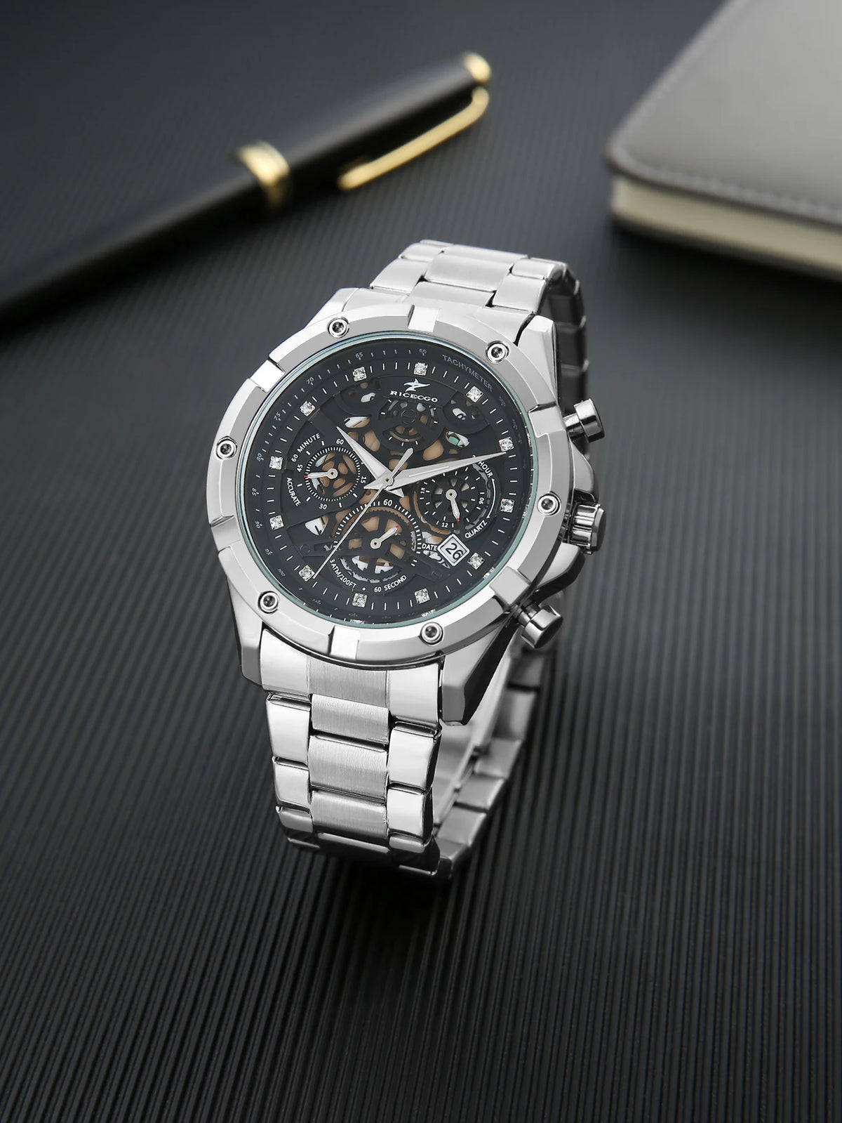 Men's Watch with Multifunctional Chronograph, Stylish Wristwatch for an Active Lifestyle, Durable Design Suitable for Various Occasions